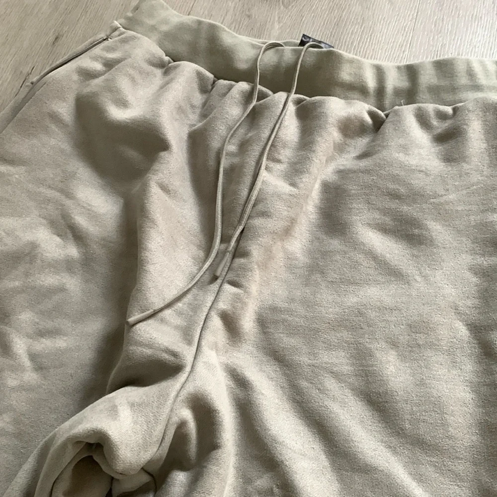 Adidas‎ Unisex One VLR ST Basketball Pants sz LGray Elastic Waist Zip Pockets